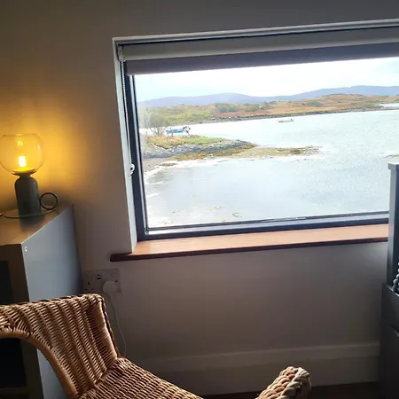 Bed & Breakfast The Boat House 3*