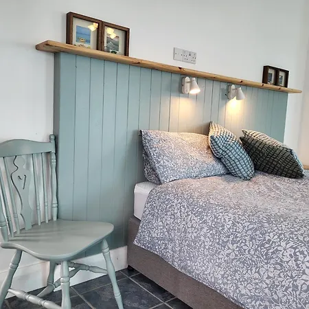 The Boat House 3*