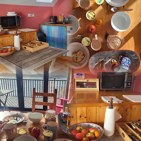 The Boat House 3*