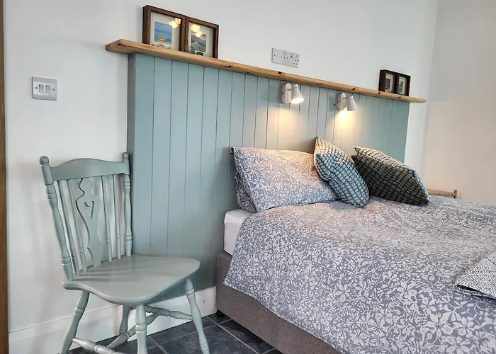 The Boat House 3*